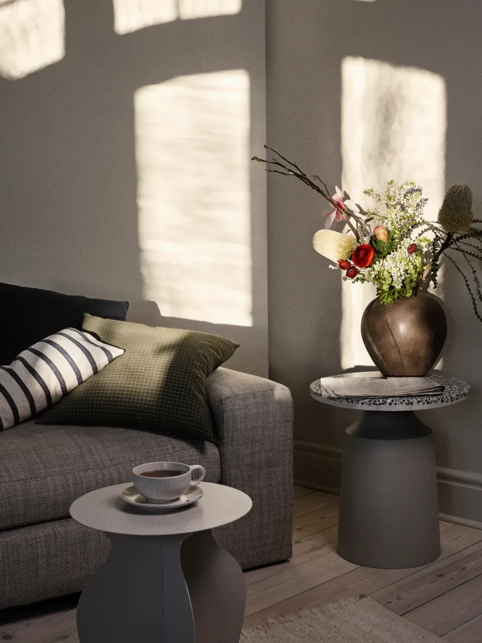 Broste Copenhagen Side Tables*Agari side table Ø45x45 cm, Rainy day grey-black GreyBeige