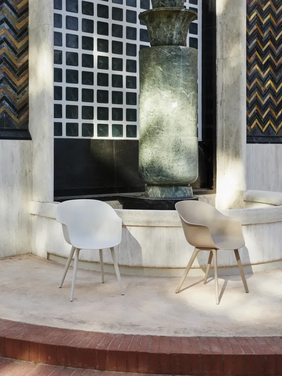 GUBI Seating|Balcony Furniture*Bat Dining Outdoor chair, New Beige