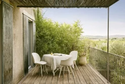 GUBI Seating|Balcony Furniture*Beetle Dining Outdoor chair, Alabaster White