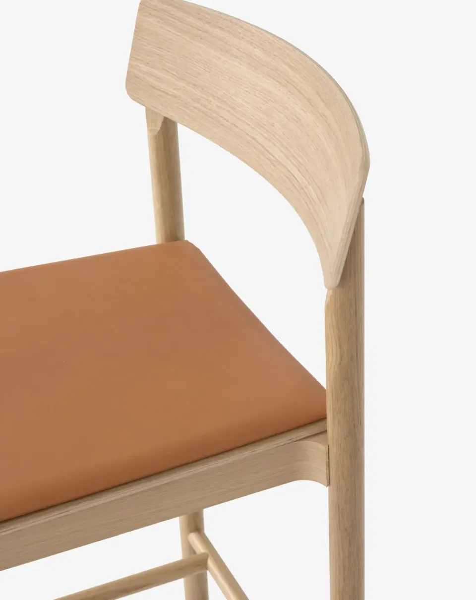 &Tradition Bar Stools*Betty TK14 Counter Chair 65 cm, Noble leather cognac-lacquered solid oak BeigeBrown