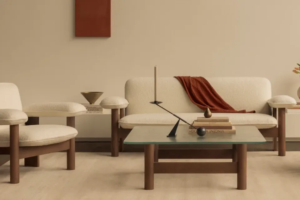 Audo Copenhagen Sofas*Brasilia sofa 2-seats, Dark oak-Nature sheepskin curly Beige