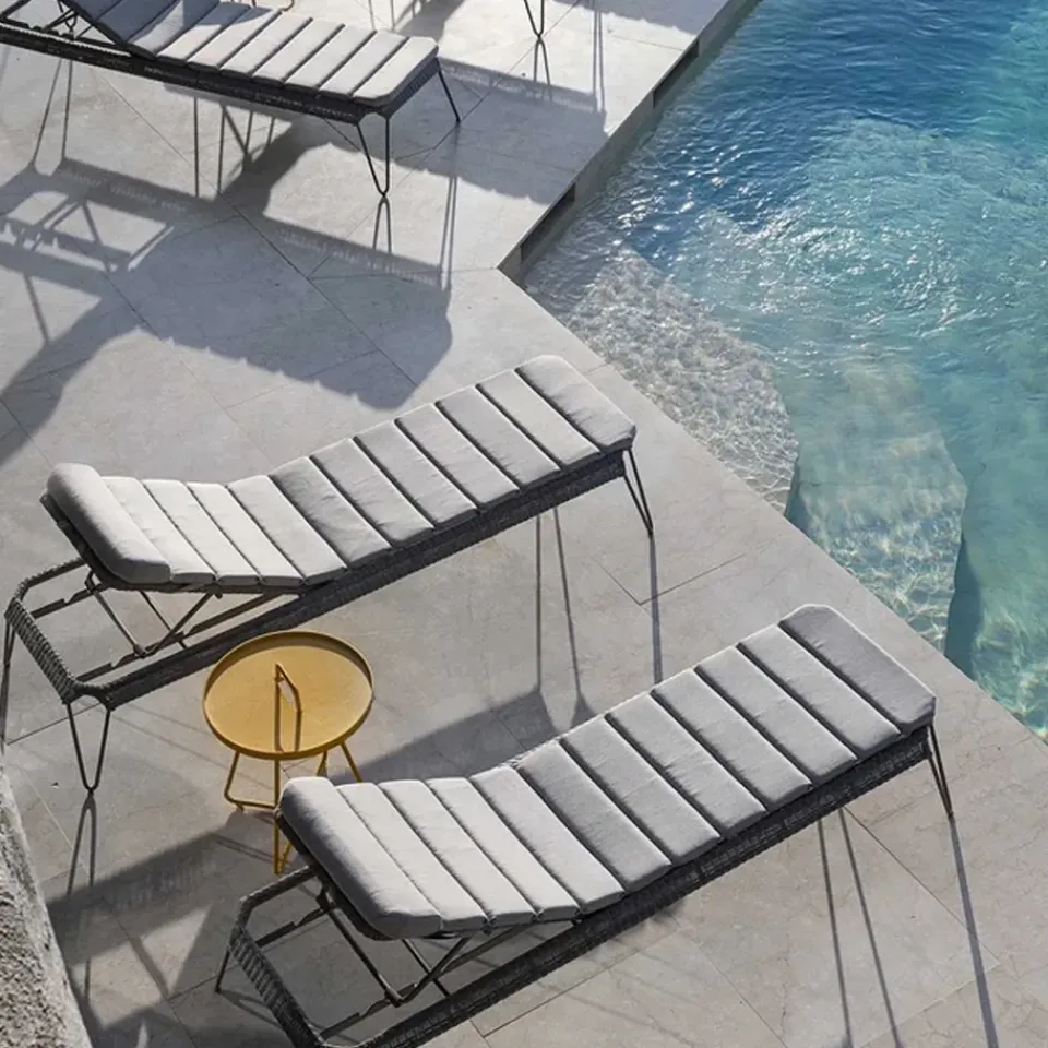 Cane-line Seating*Breeze sun lounger weave, Light Grey