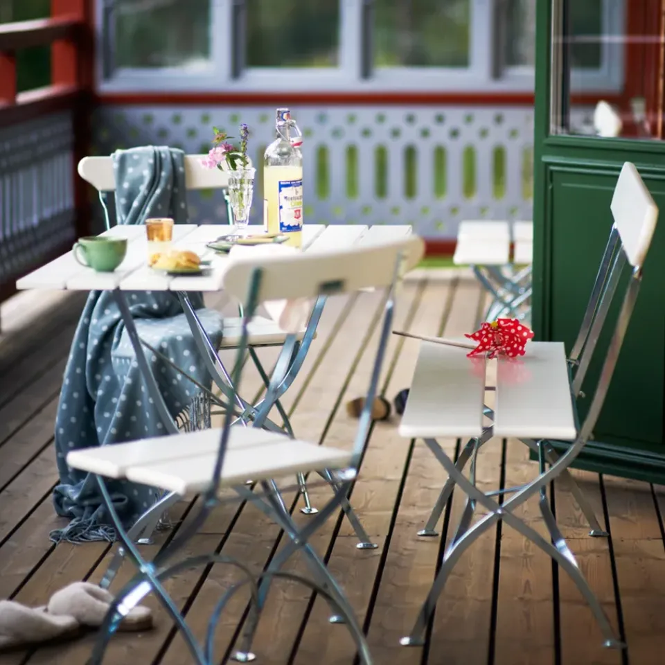 Grythyttan Stålmöbler Seating*Bryggeri chair, lacquer oak-hot-dip galvanized White