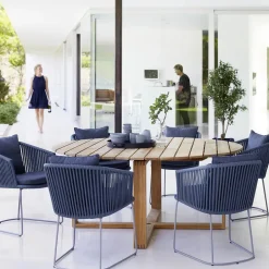 Cane-line Table For Outdoor Use*Endless dining table round teak, Ø130 cm Brown