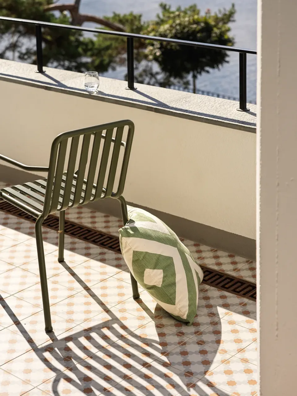 Chhatwal & Jonsson Garden Details & Accessories*Impal Outdoor cushion, Sage/off white. 50 cm Green