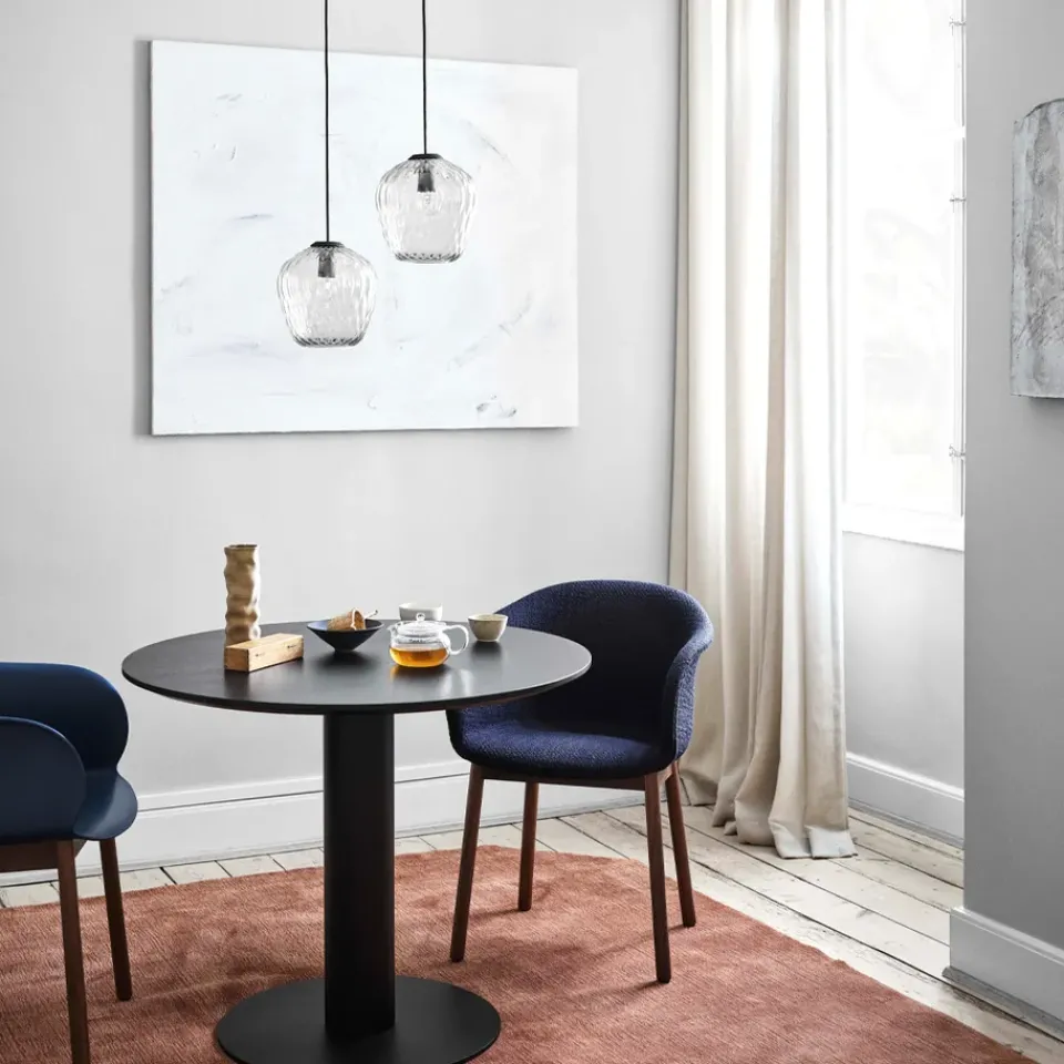 &Tradition Dining Tables*In Between SK11 dining table, Oak oil.matte black metal stand Beige
