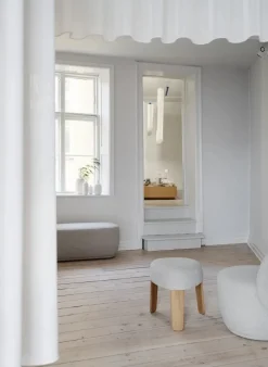Blomus Stools*Kuon stool Ø47x45 cm, Boucla Beige