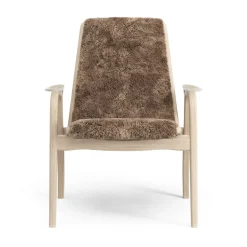 Swedese Armchairs & Footstools*Laminett arm chair white pigmented oak/sheep skin, Sahara (nougat brown) Beige