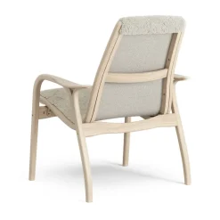 Swedese Armchairs & Footstools*Laminett arm chair white pigmented oak/sheep skin, Moonlight Beige