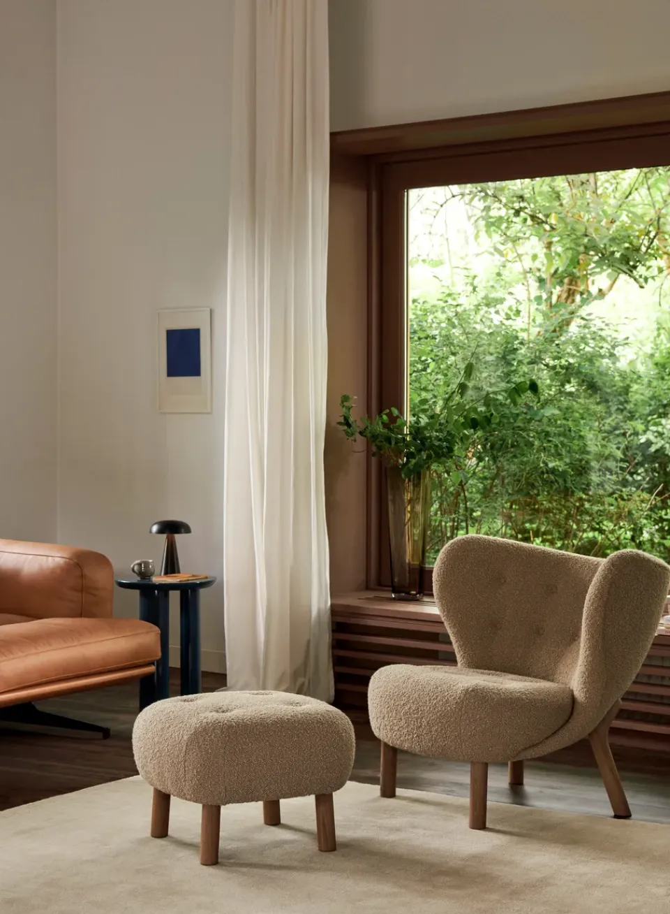 &Tradition Armchairs & Footstools*Little Petra VB1 armchair incl. pouffe ATD1, Oiled walnut-Karakorum 003 Beige