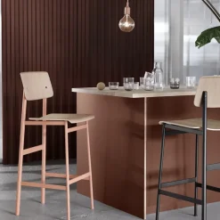 Muuto Bar Stools*Loft barstool, Oak-high-dusty green steel legs Beige