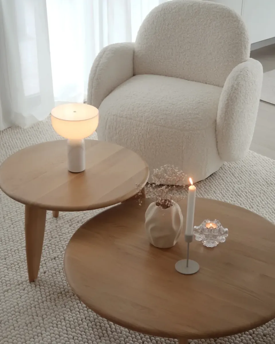 1898 Coffee Tables*Lyckeby coffee table Ø80x29 cm, Natural lacquered oak Brown