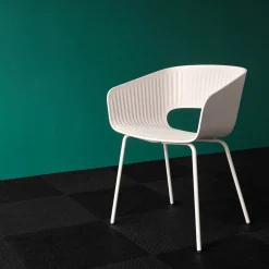 Montana Chairs*Marée 401 chair, Beetroot legs lacque metal Red