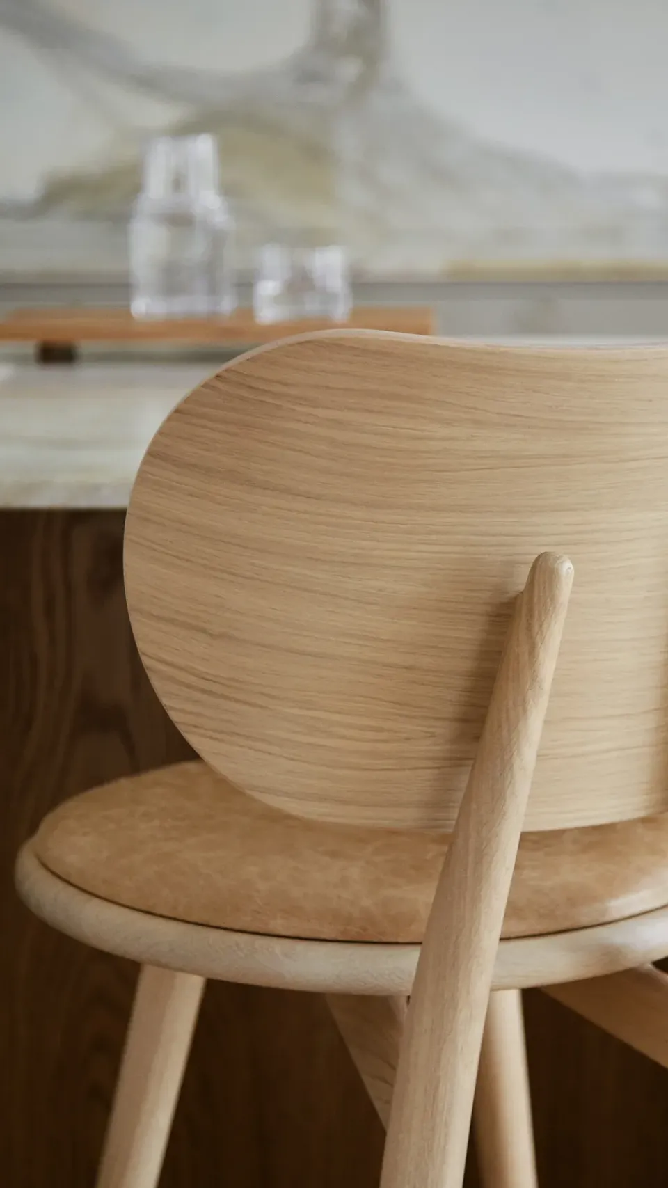 Mater Bar Stools*High Stool Backrest barstool low, leather natural, matt varnished oak stand Beige
