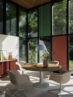 Muuto Dining Tables*Midst pedestal table, Black linoleum-black, Ø160 cm BrownBlack