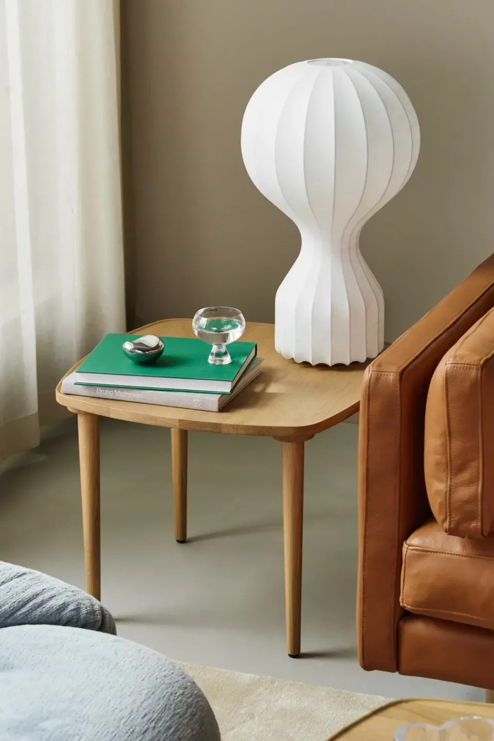 1898 Coffee Tables*Nyhem coffee table 59x59x47 cm, Natural lacquered oak Brown
