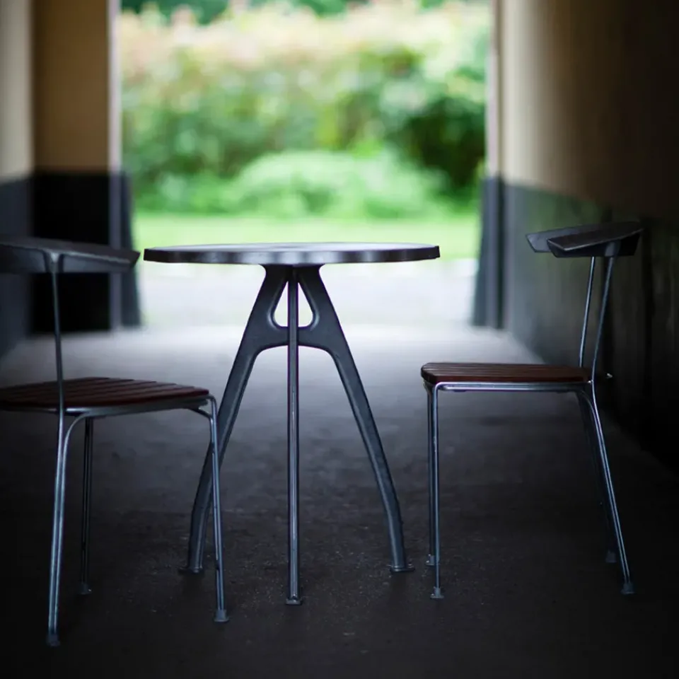 Byarums bruk Table For Outdoor Use*Odd coffee table, Aluminum, raw aluminum stand, loop Silver-coloured