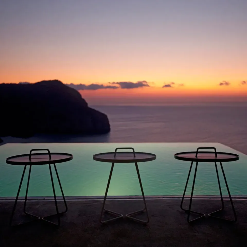 Cane-line Table For Outdoor Use*On the move table Ø44 cm, Olive Green