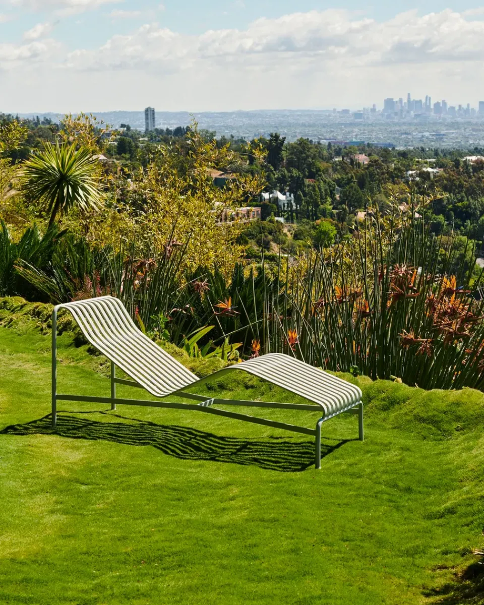 HAY Seating|Outdoor Lounge Furniture*Palissade chaise lounge, Sky Grey