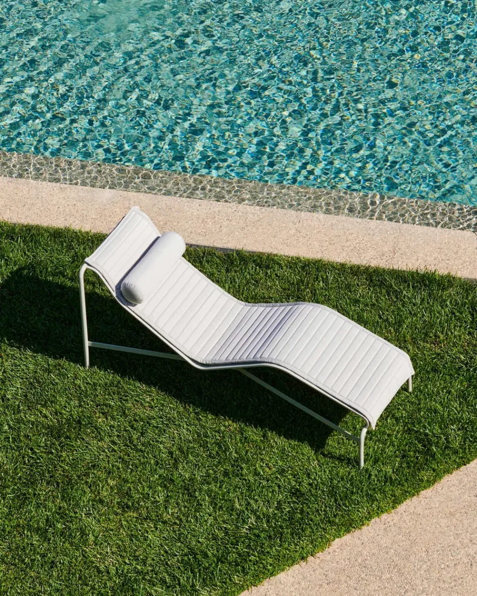 HAY Seating|Outdoor Lounge Furniture*Palissade chaise lounge, Sky Grey