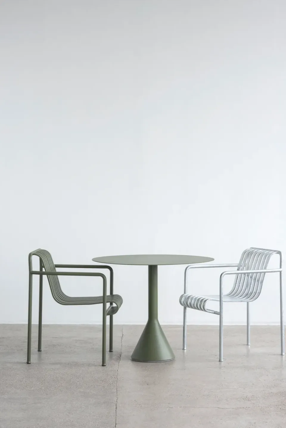 HAY Table For Outdoor Use*Palissade Cone round coffee table, Olive, ø90 Green