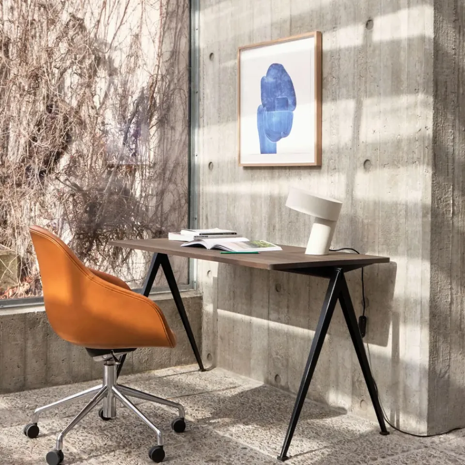 HAY Desks*Pyramid 01 desk, Oak clear lacquered-140x65 cm-black steel frame Beige