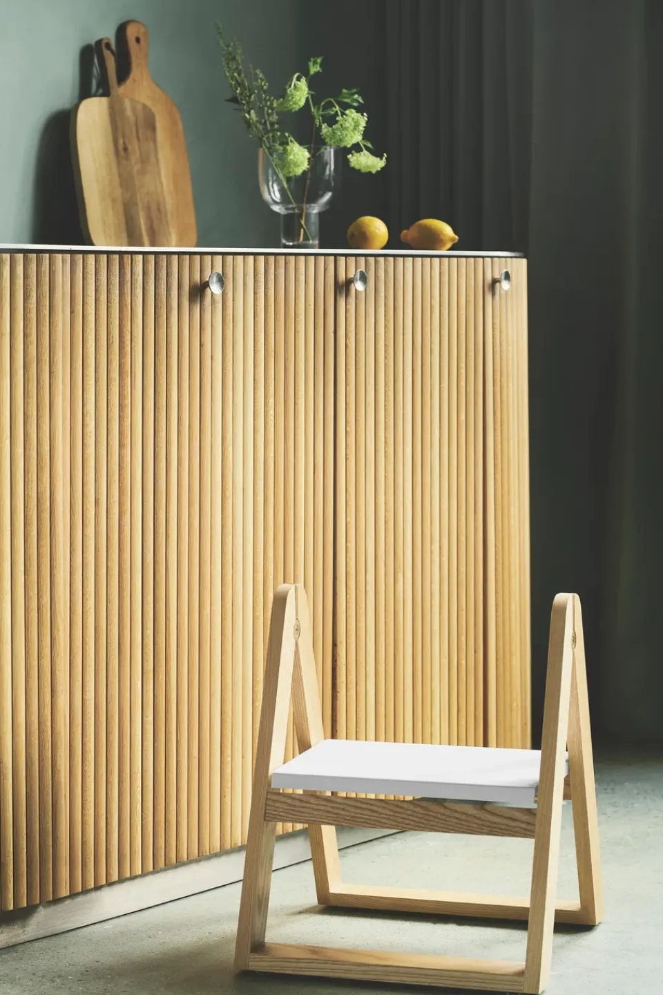 Gejst Stools*Reech step stool, Ash Beige