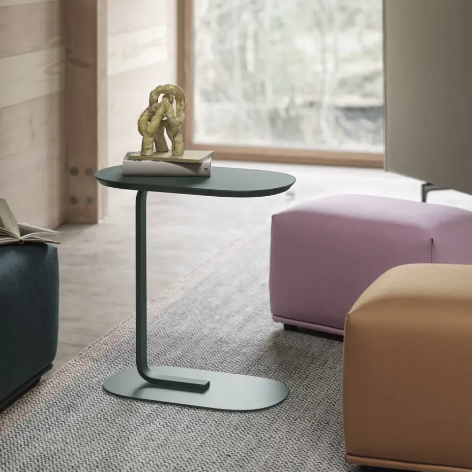 Muuto Side Tables*Relate Side table H: 73.5 cm, Oak veneer-Black Beige