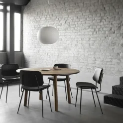 Fredericia Furniture Chairs*Søborg 3062 Metal chair fully upholstered, leather omni 307 cognac, lacquered ivory-colored oak Brown
