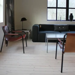 OX Denmarq Chairs|Armchairs & Footstools*September lounge chair, Leather cognac. black laquered steelstand Brown