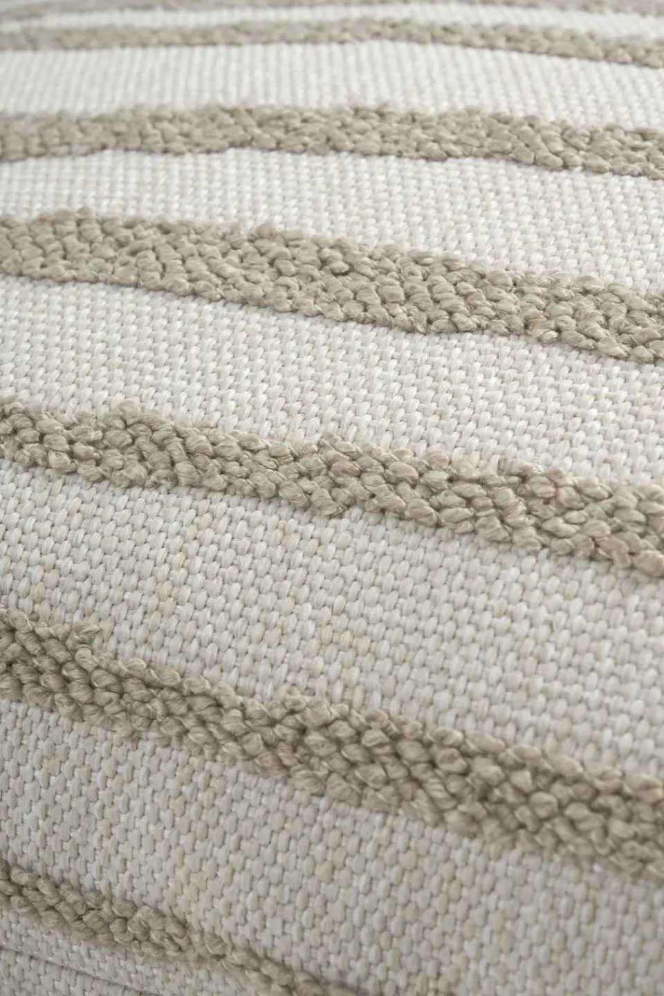 Ethnicraft Garden Details & Accessories*Stripes outdoor pillow 40x60 cm, Lumbar Beige
