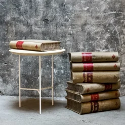 Mavis Side Tables*Tribeca side table, oak oil rustic, white legs, ø47 cm Beige