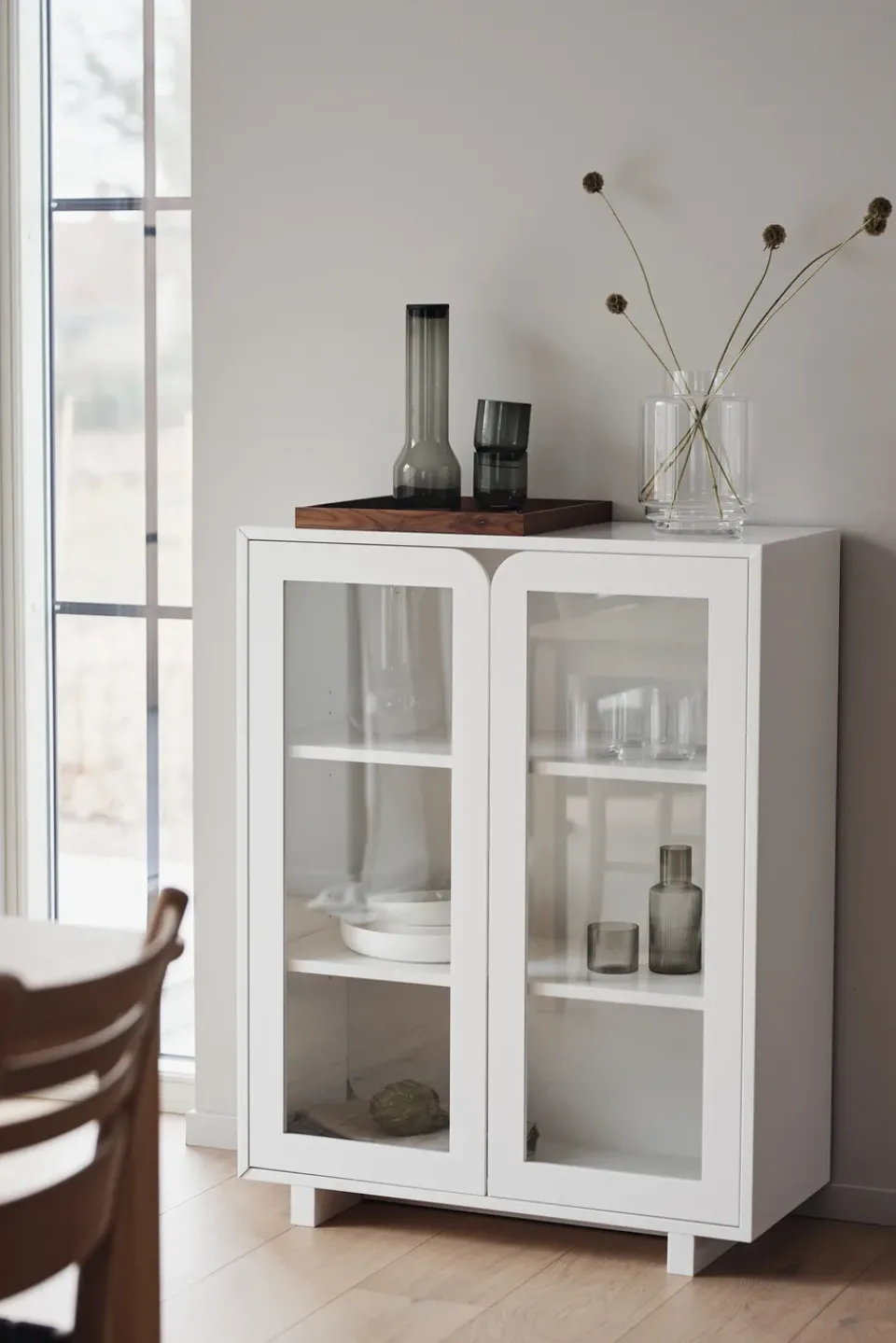 1898 Display & Glass Cabinets*Vidja low display cabinet, White