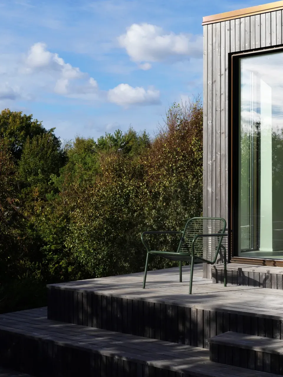 Normann Copenhagen Balcony Furniture*Vig lounge chair, Green