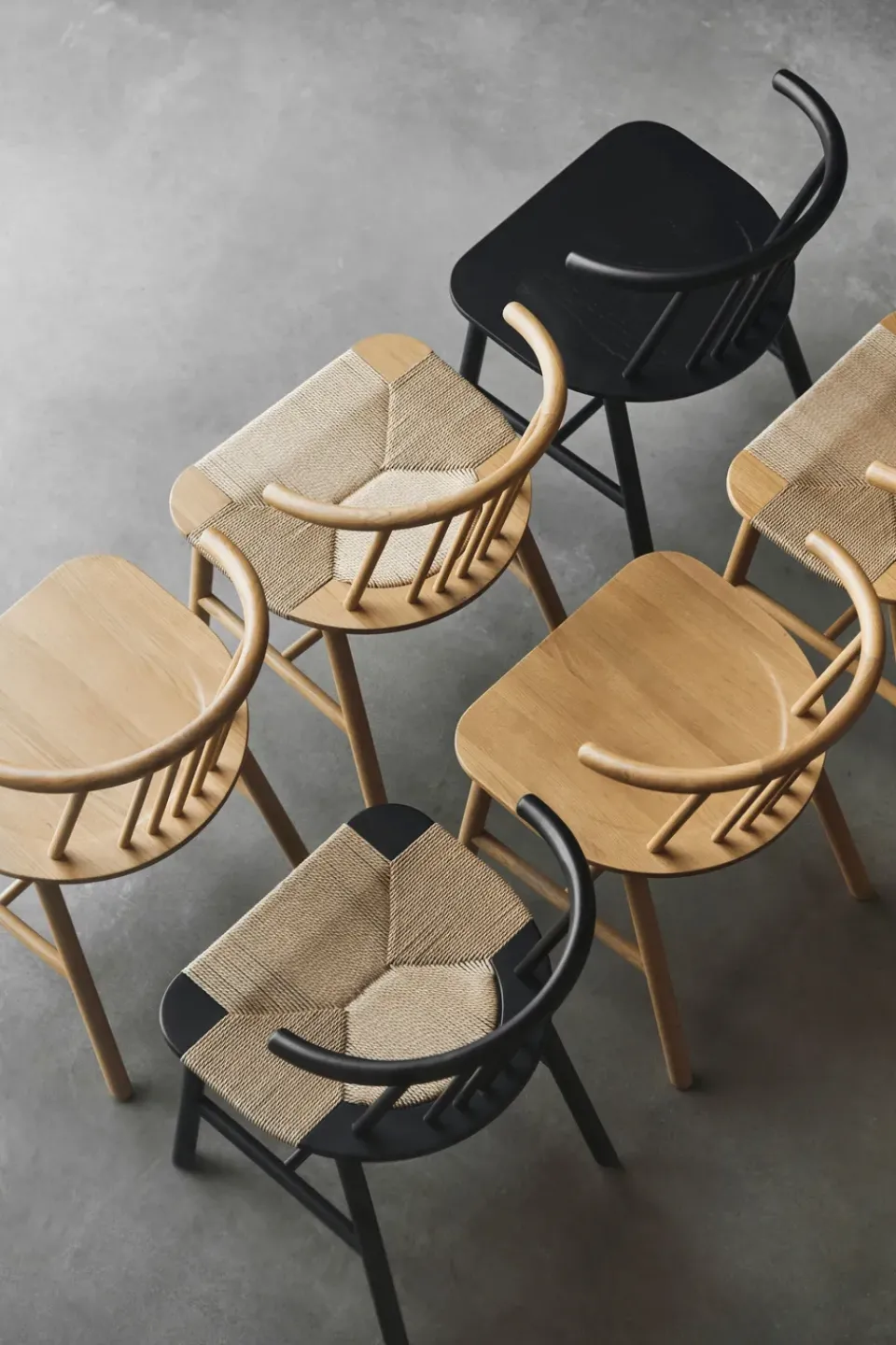 NJRD Chairs*VIOR dining chair wicker seat, Black lacquered oak-nature Beige